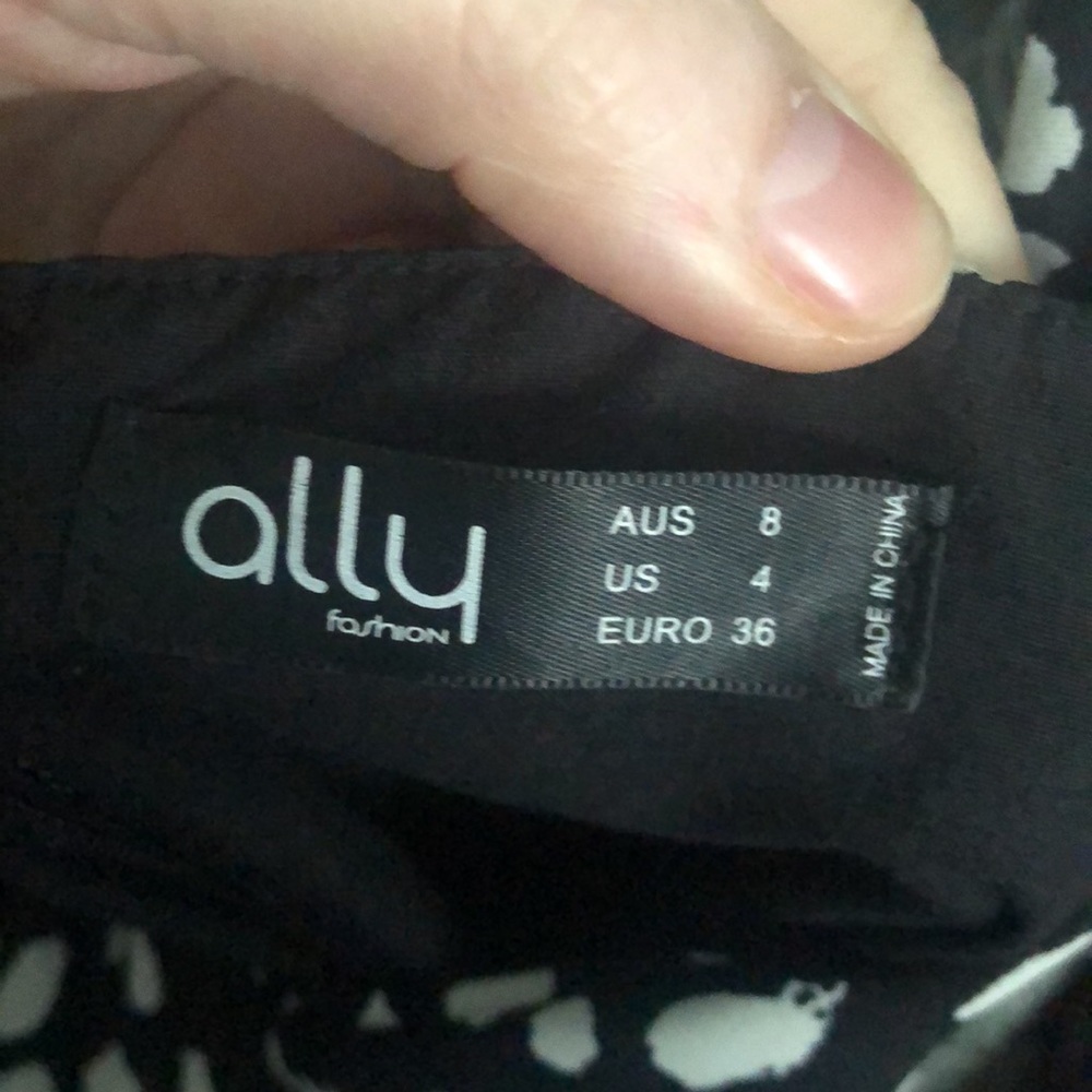 💰3 for$15) size 8 Black & white Pant Suit with pockets - Picture 6 of 8